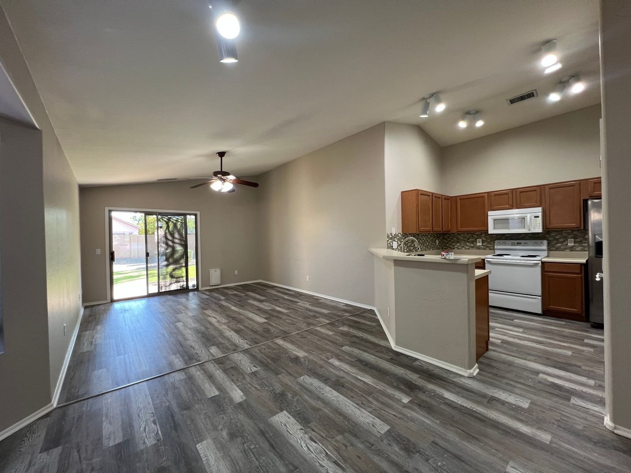10159 E Kiva Ave - Photo 4 of 23