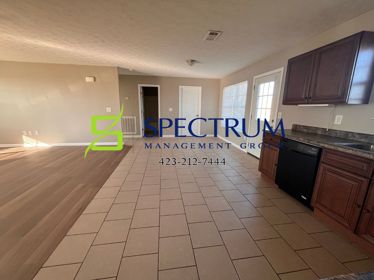 634 Privet Dr - Photo 3 of 12