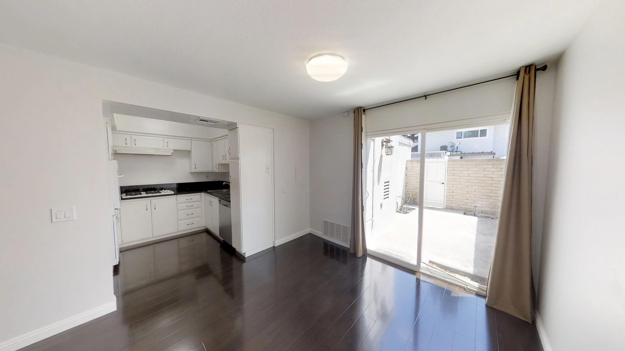 3033 Madison Ave - Photo 7 of 21