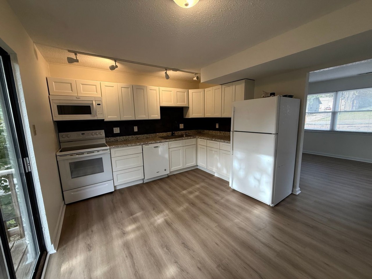 2510 Elm Dr #B - Photo 6 of 17