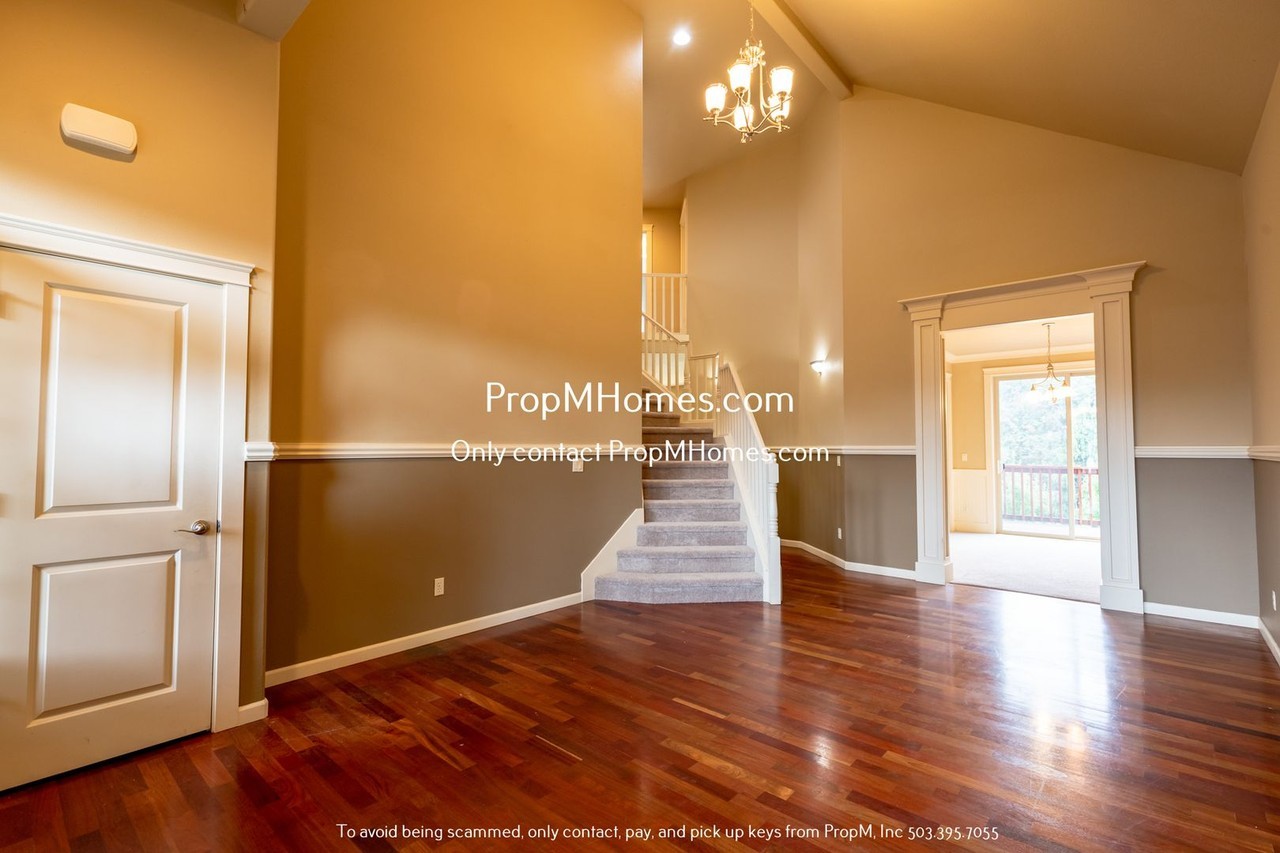 1606 12th St - Photo 2 of 39