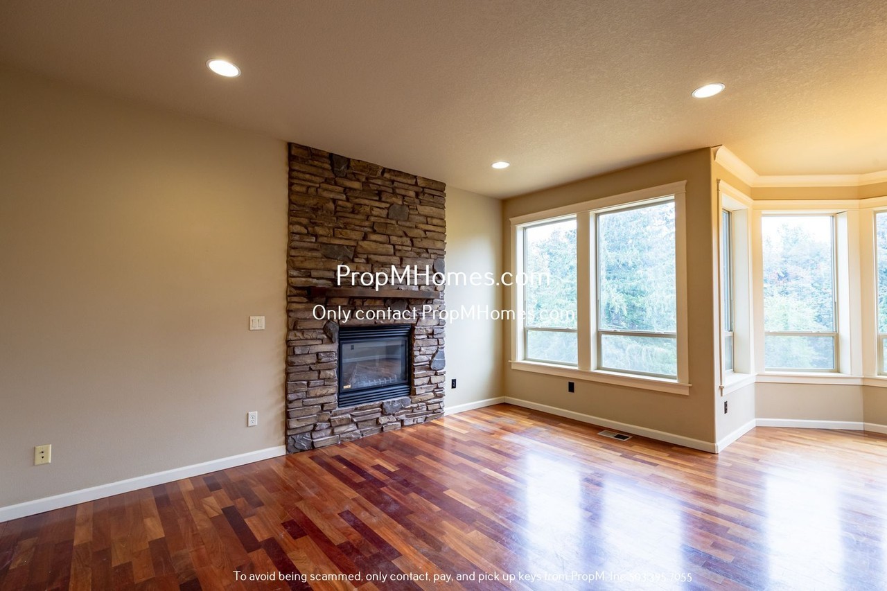 1606 12th St - Photo 5 of 39