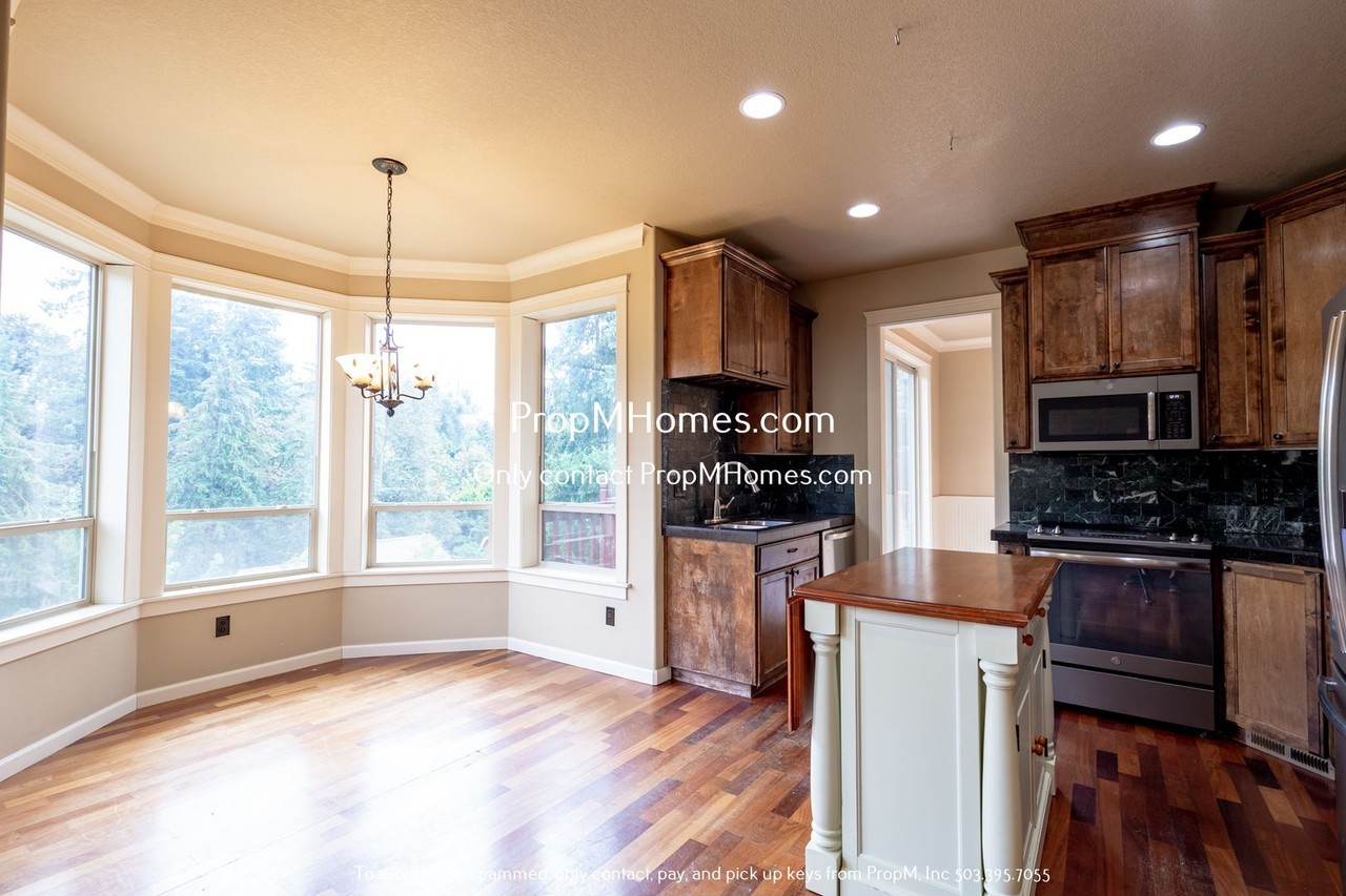1606 12th St - Photo 6 of 39