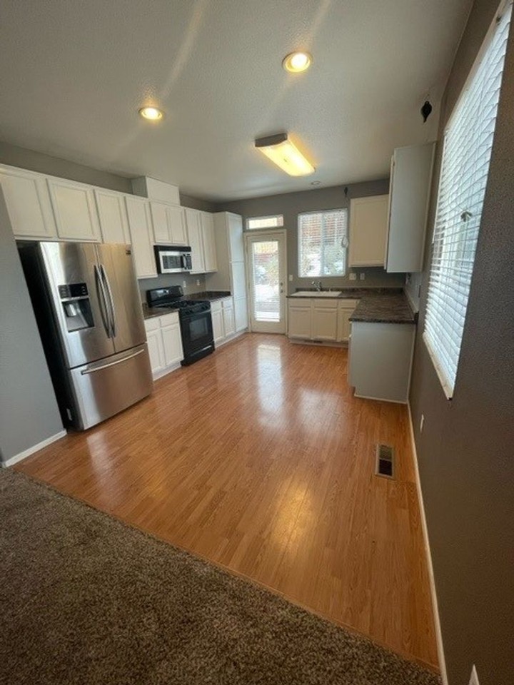 5881 September Cir - Photo 4 of 13