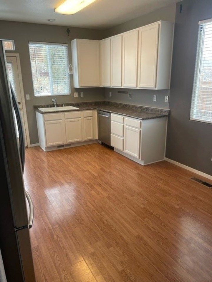 5881 September Cir - Photo 5 of 13