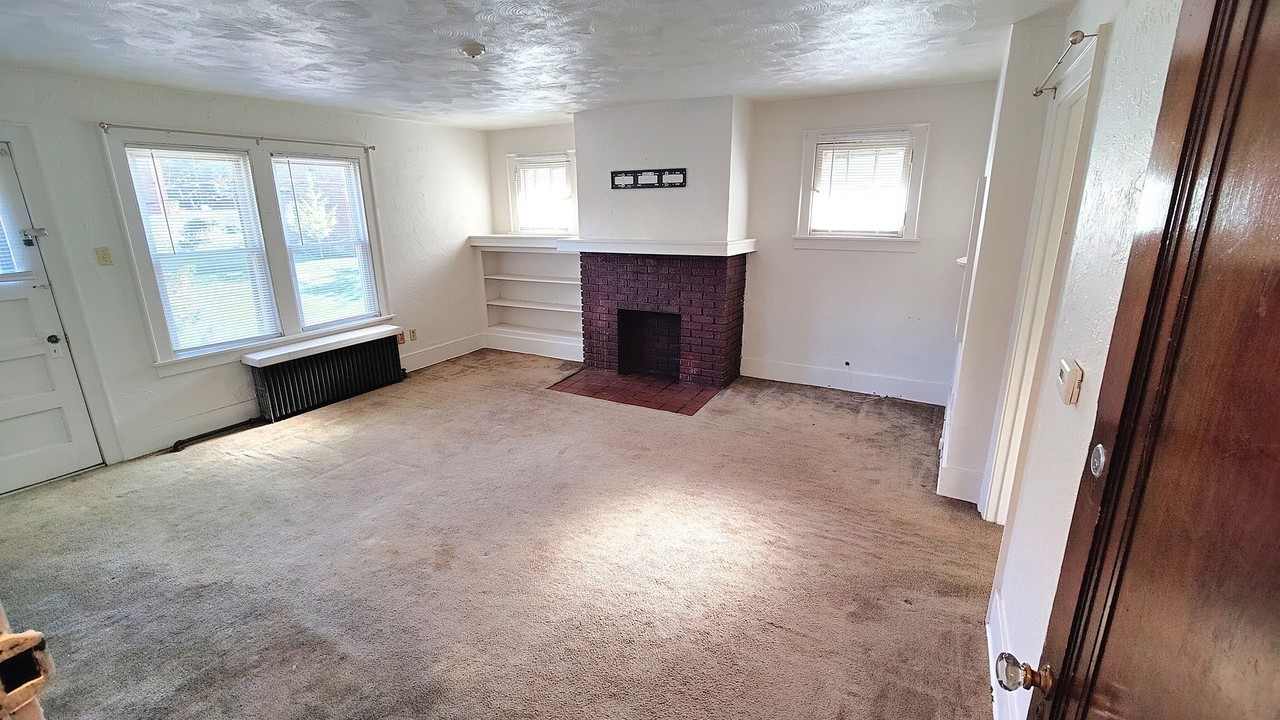 4075 Brandon Rd - Photo 3 of 22