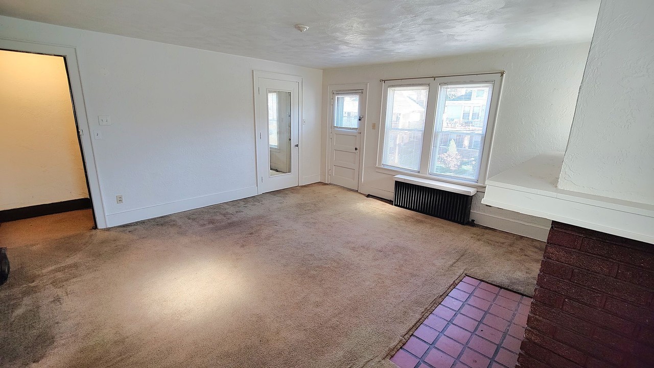 4075 Brandon Rd - Photo 4 of 22