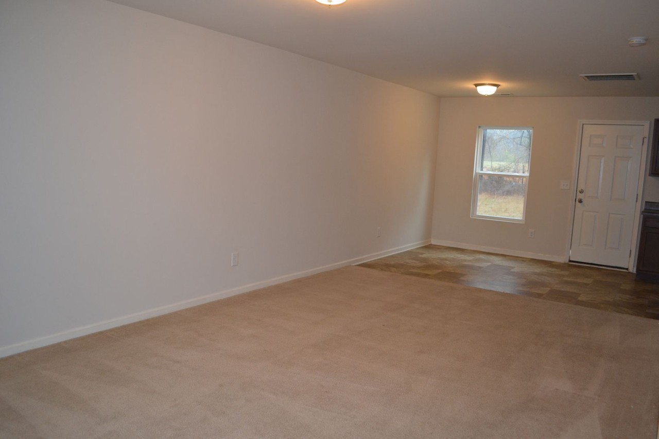 1700 Bridgewood Rd - Photo 4 of 26
