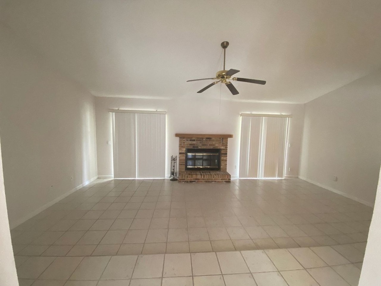 2496 Weatherford Dr - Photo 2 of 19
