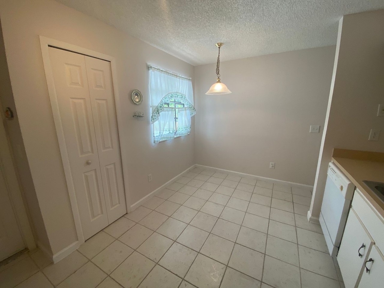 2496 Weatherford Dr - Photo 6 of 19