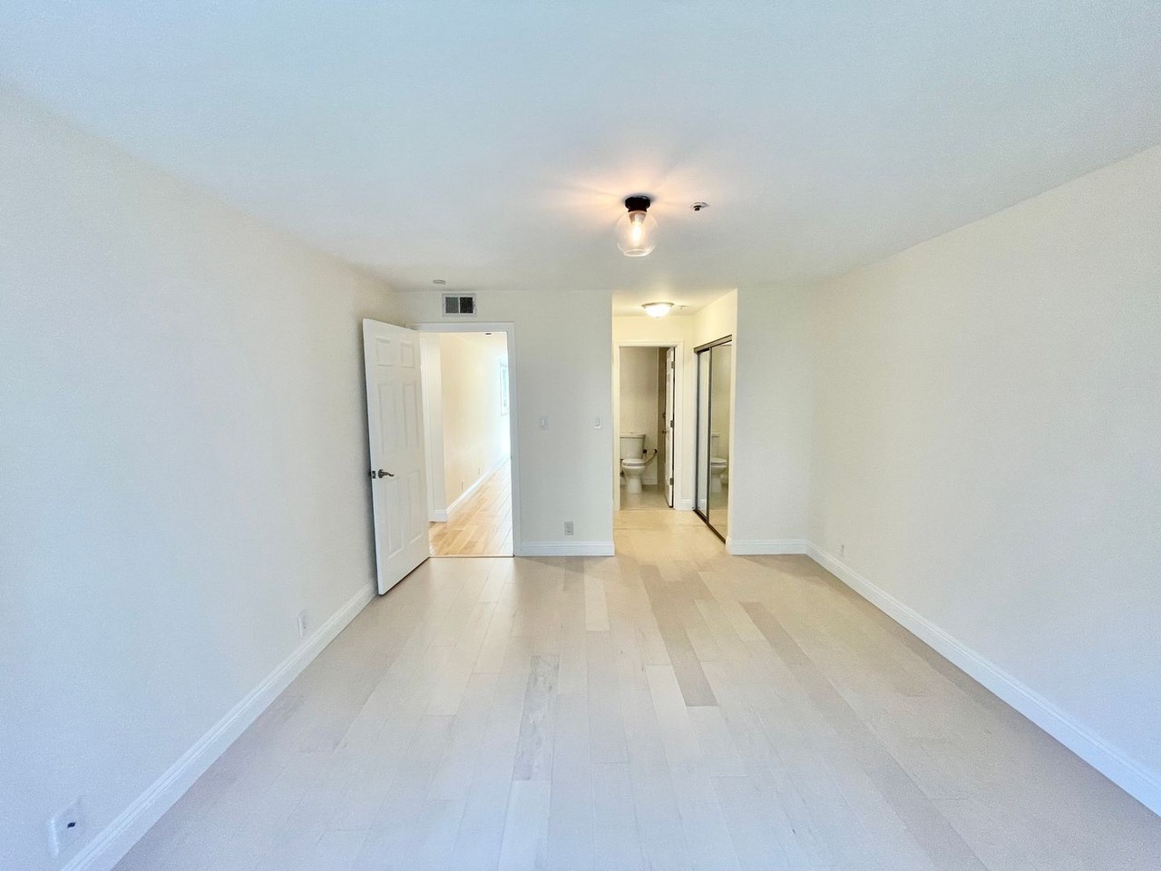 762 Great Hwy #1 - Photo 7 of 25