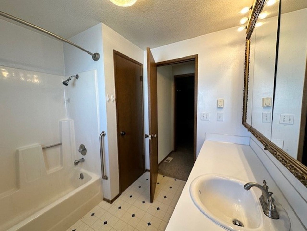 2810 Mission Beach Heights Rd - Photo 7 of 11