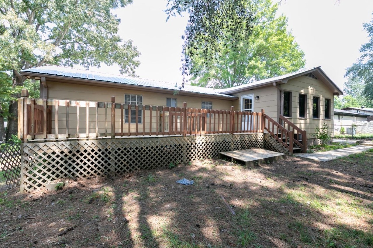 333 Five Acre Rd - Photo 3 of 25