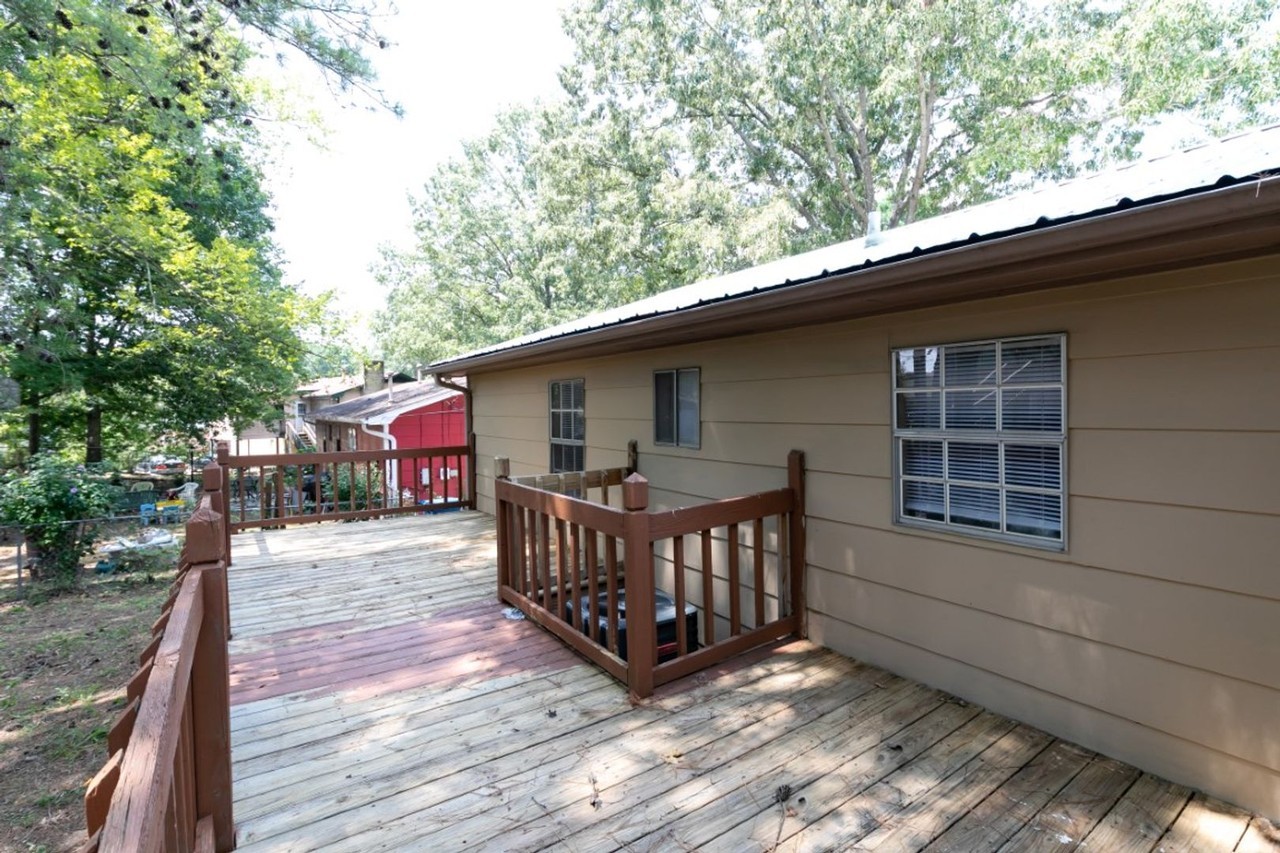 333 Five Acre Rd - Photo 4 of 25