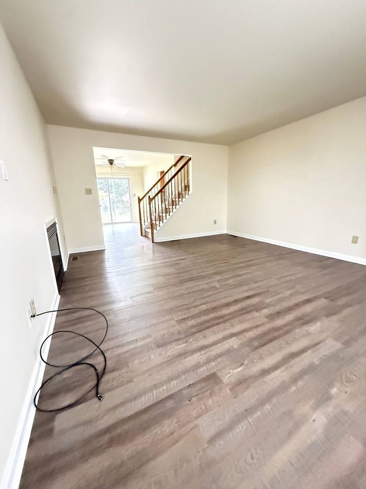 760 Montgomery Ave - Photo 3 of 20