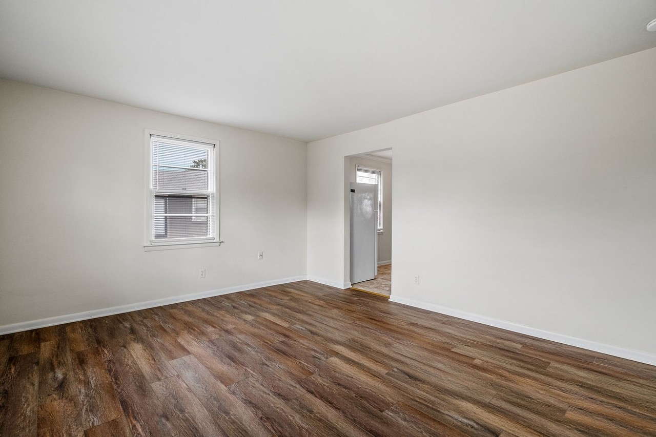 405 Tekoa Rd - Photo 4 of 37