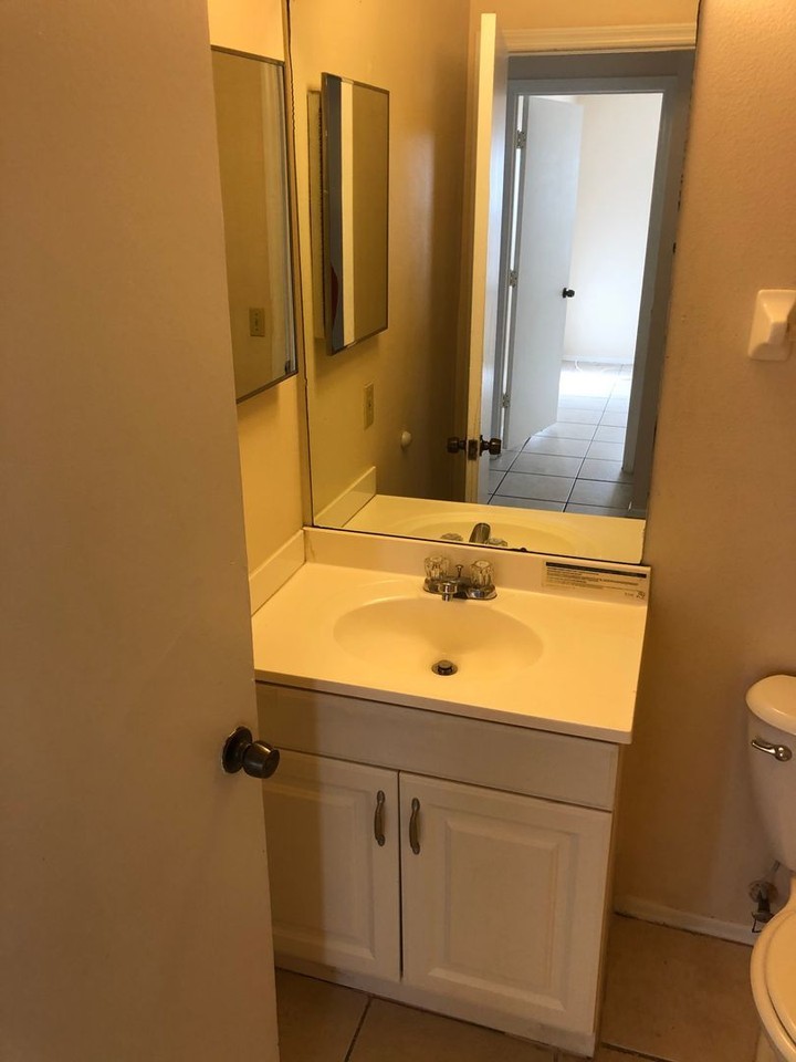 1742 Se North Buttonwood Dr - Photo 5 of 9
