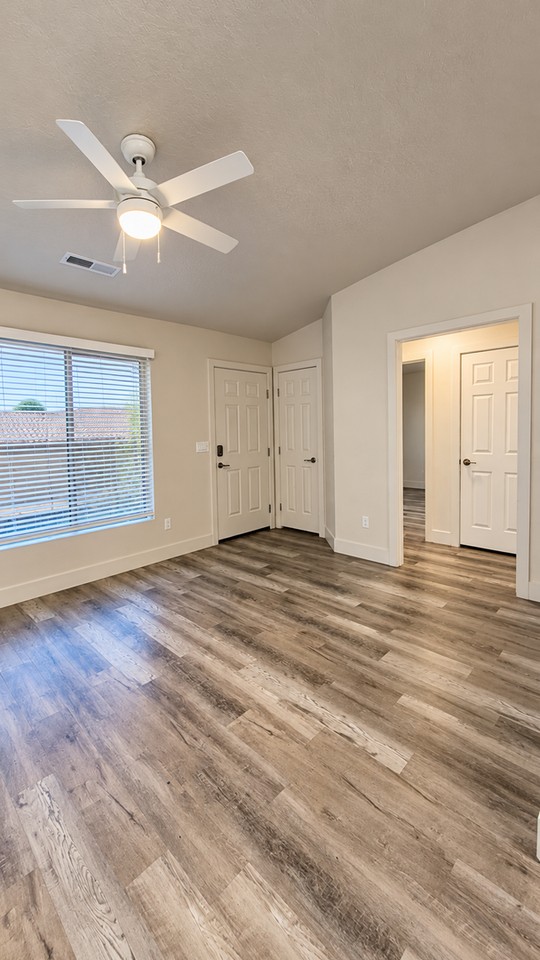 2670 E 620 N - Photo 3 of 6