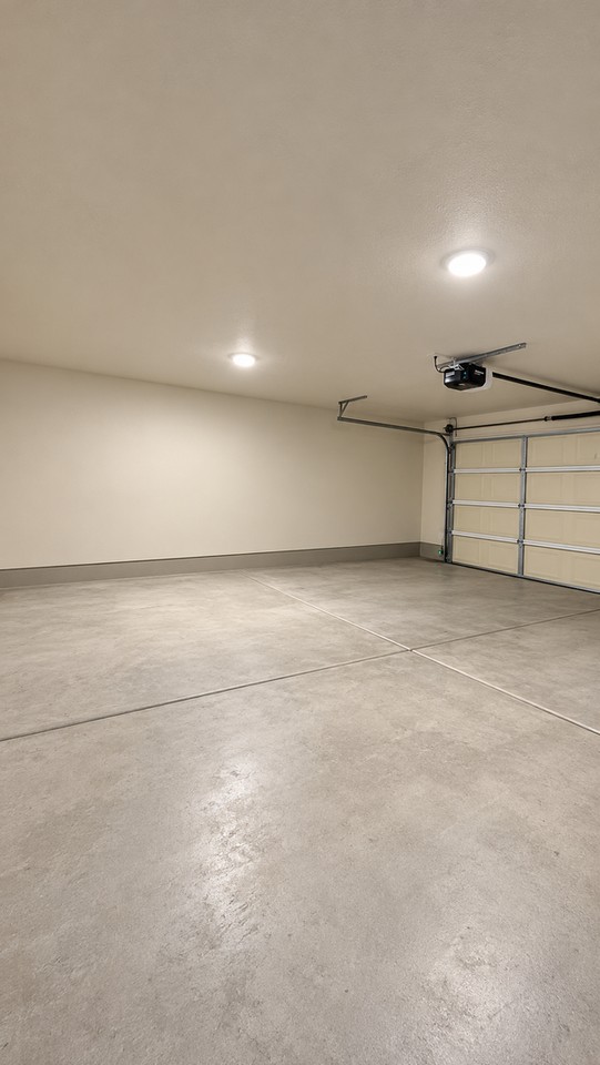 2670 E 620 N - Photo 4 of 6