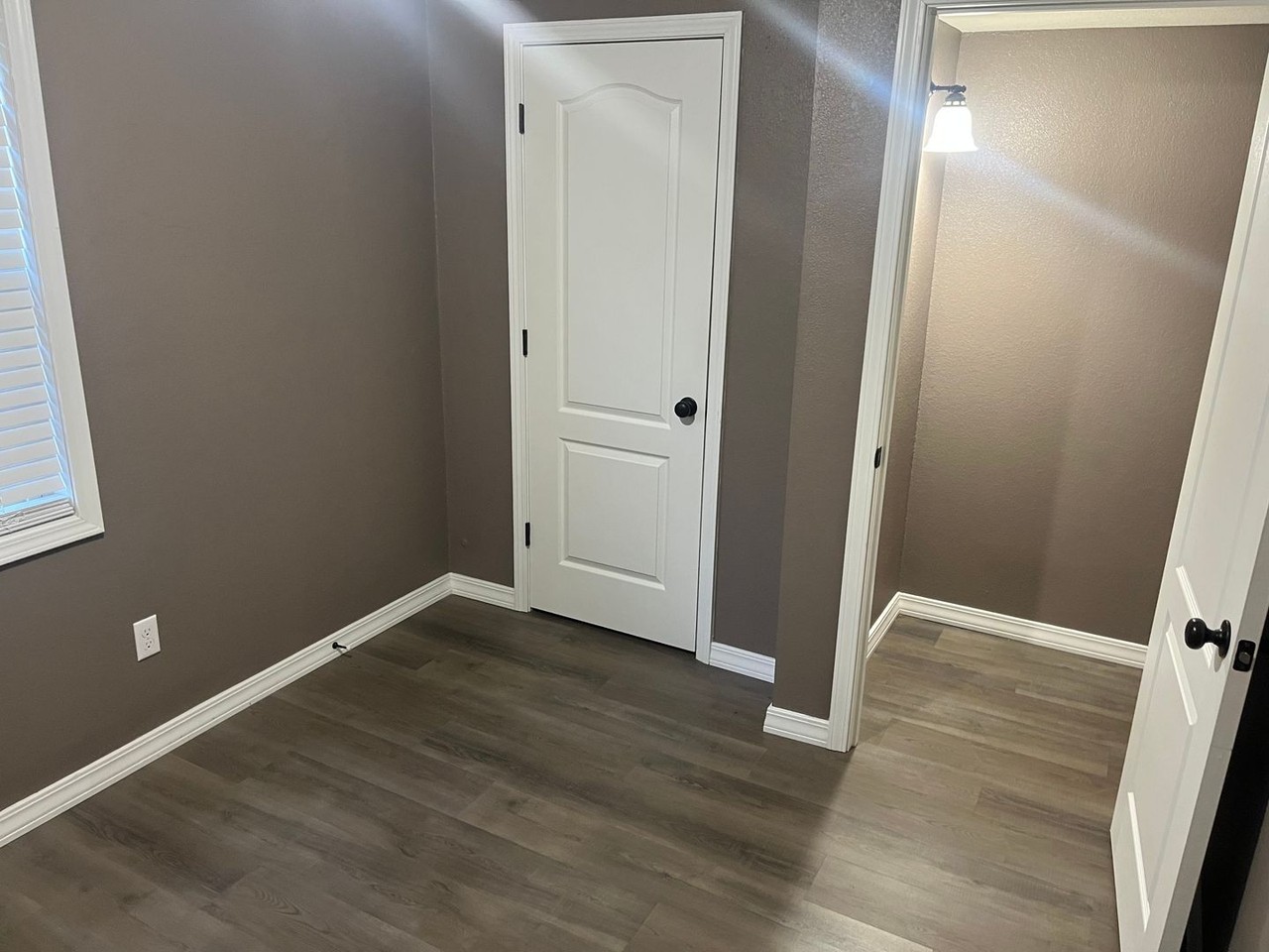 702 Cedar St - Photo 5 of 7