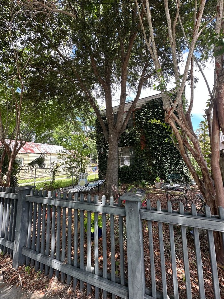 432 Race St #D - Photo 2 of 12