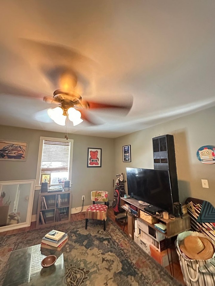 432 Race St #D - Photo 4 of 12