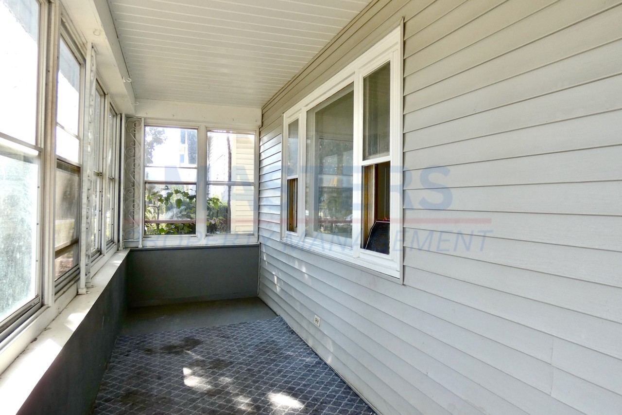 112 Ralph St