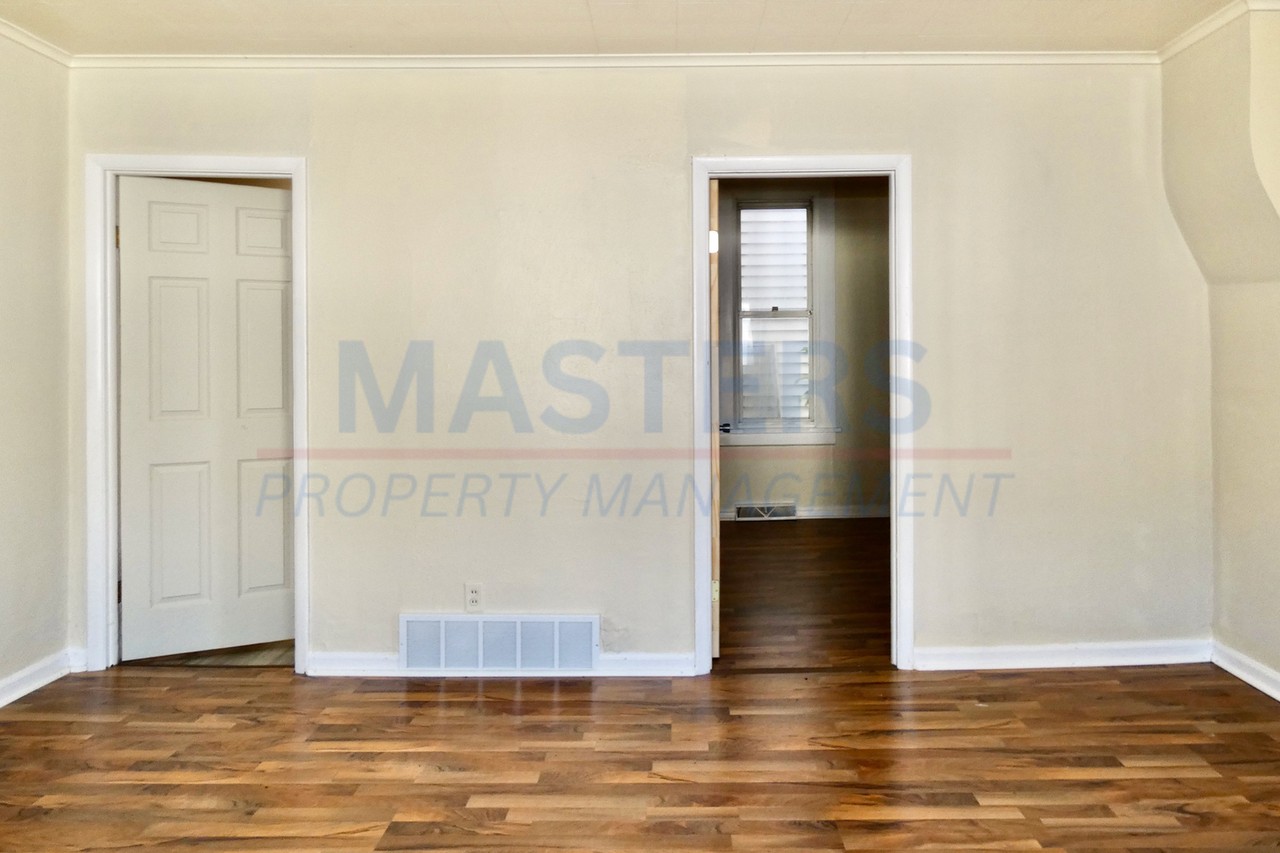 112 Ralph St - Photo 5 of 24