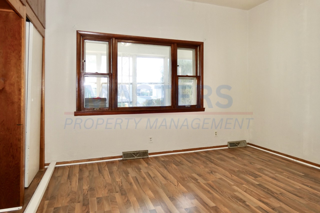 112 Ralph St - Photo 7 of 24
