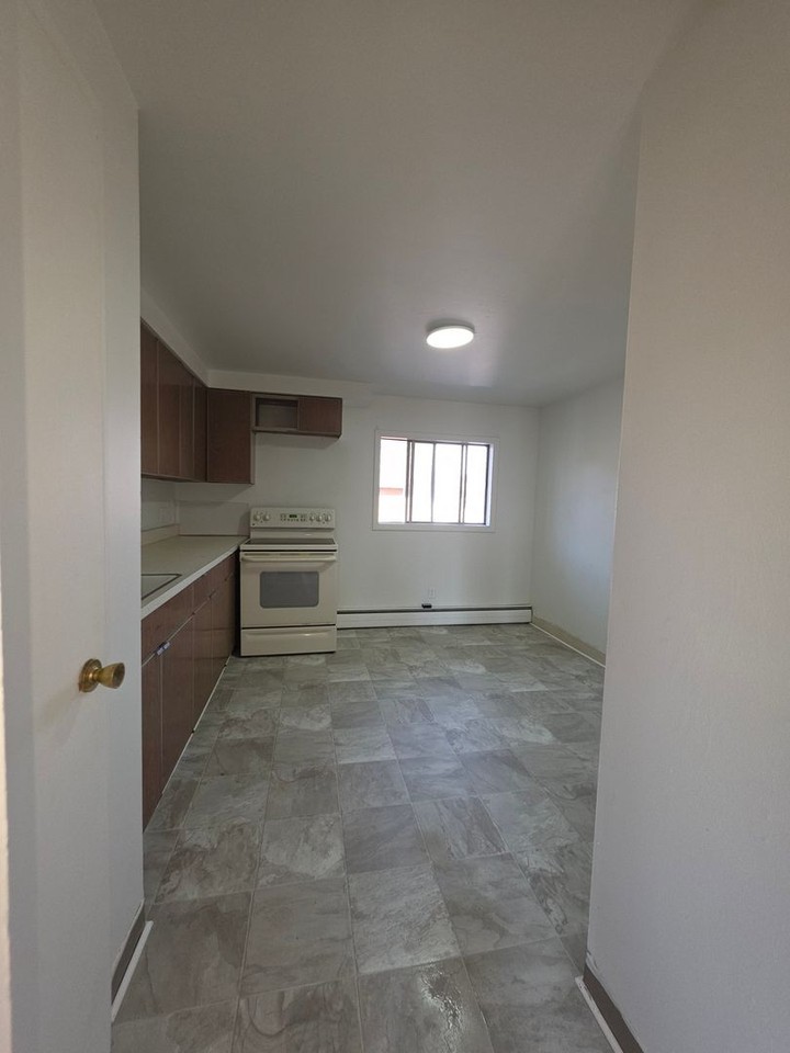 515 W Water St - Photo 2 of 9