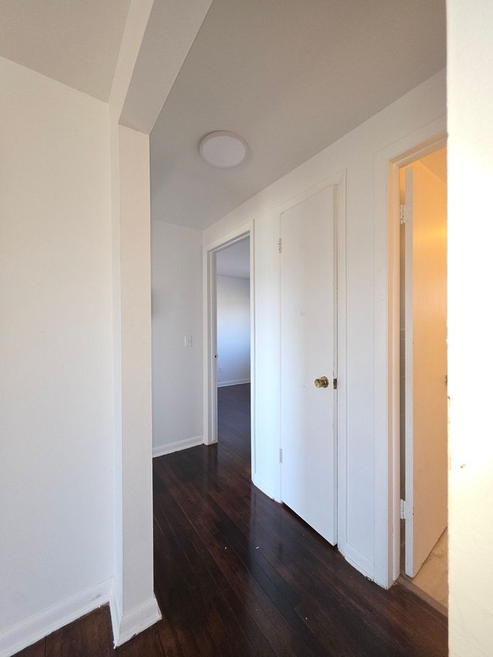 515 W Water St - Photo 4 of 9