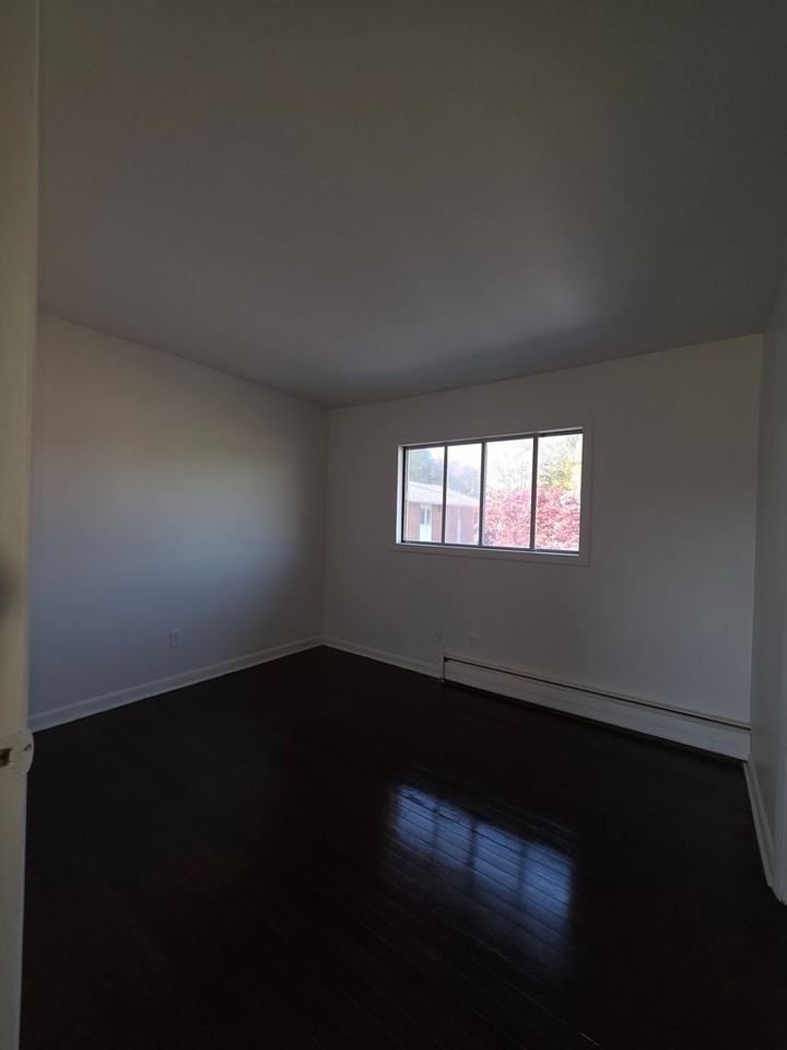 515 W Water St - Photo 7 of 9