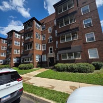 2112-2118 N Linn St - Photo 1 of 1