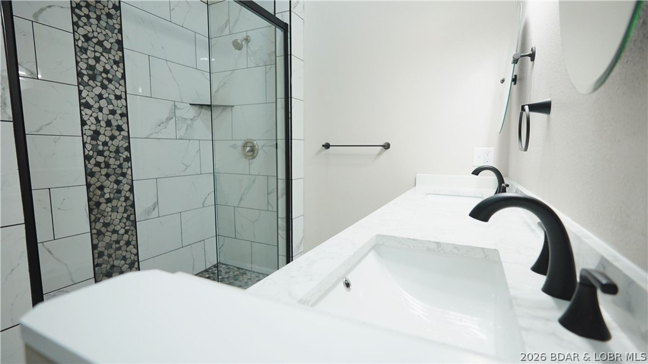 130 S Grand Ave - Photo 5 of 20
