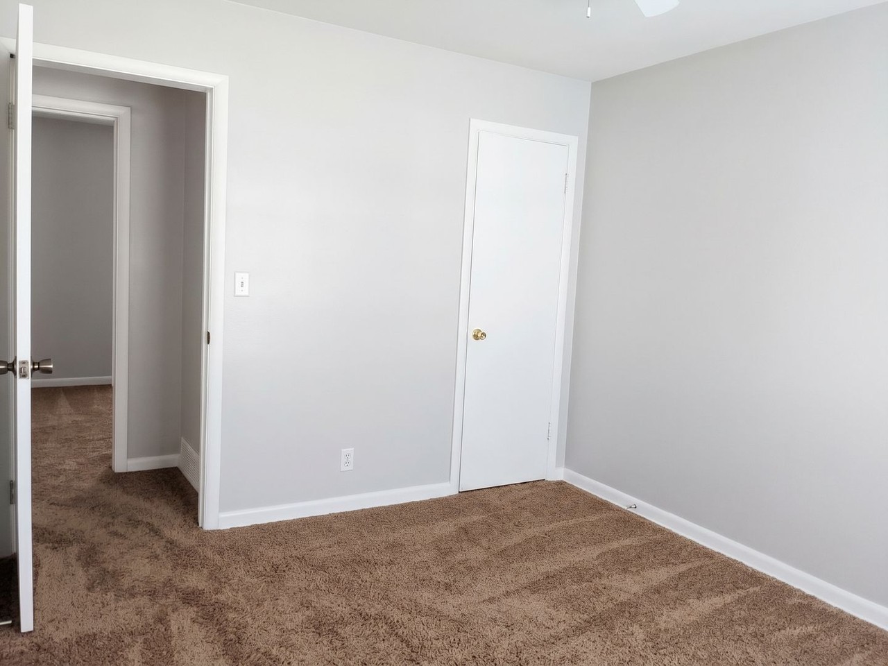 DM - 305 East 25th St South - Photo 4 of 8