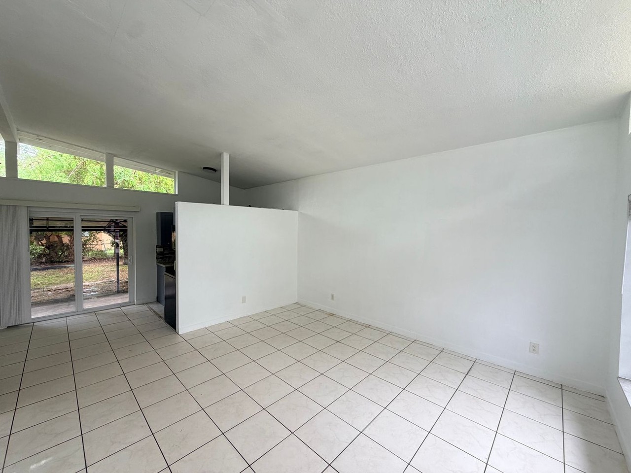900 Nw 178th Ter - Photo 2 of 15