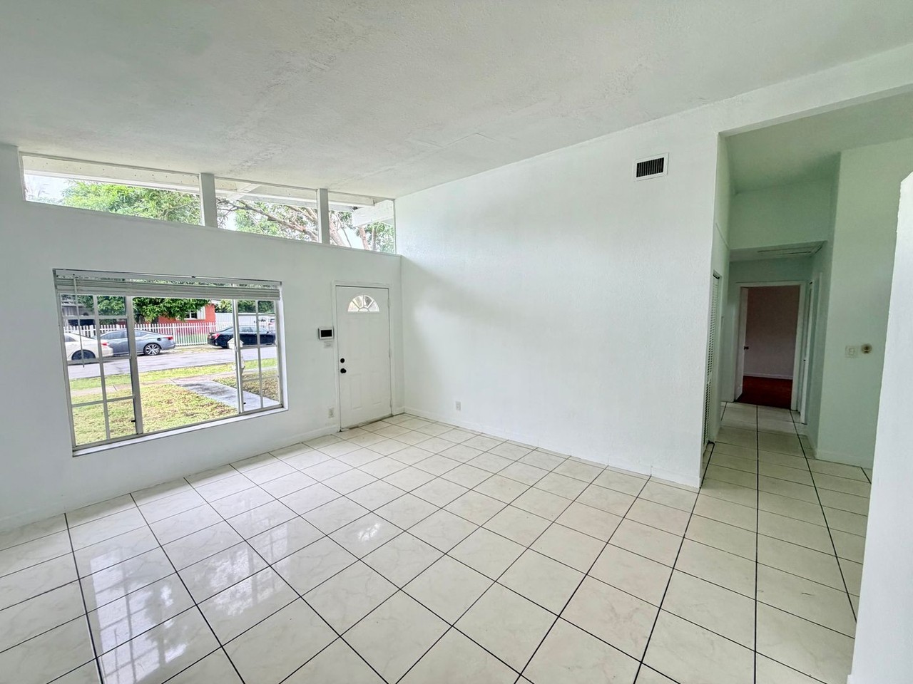 900 Nw 178th Ter - Photo 3 of 15