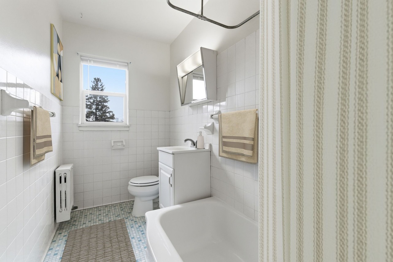 Uptown West Apartments - Photo 4 of 6