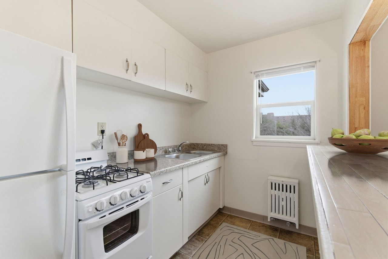 Uptown West Apartments - Photo 5 of 6