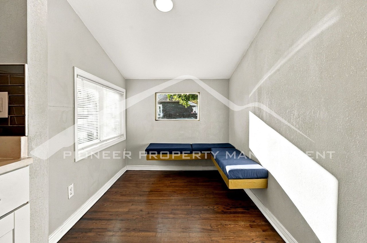 1729 Jamaica St - Photo 7 of 20