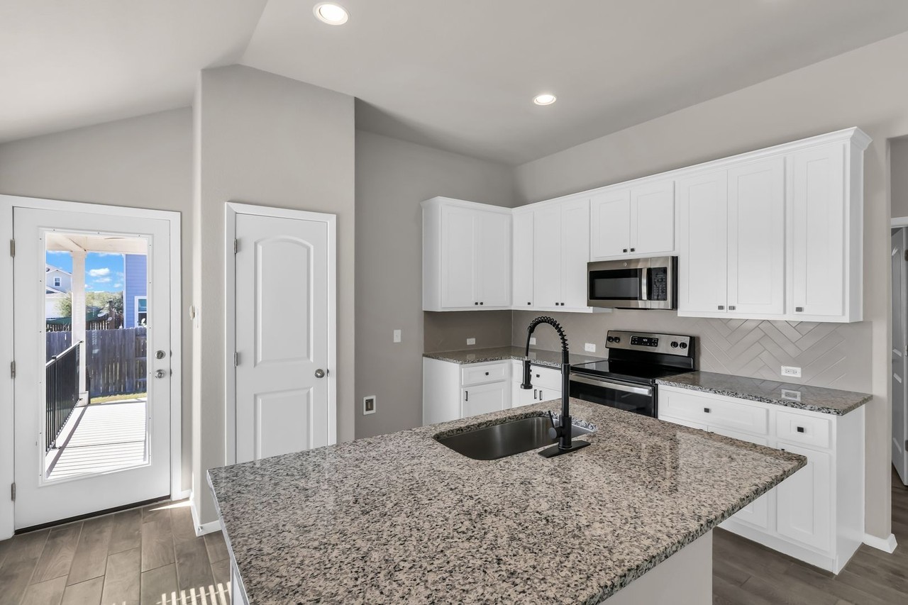 328 Black Opal Dr - Photo 5 of 20