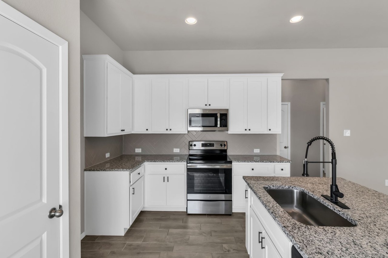 328 Black Opal Dr - Photo 6 of 20