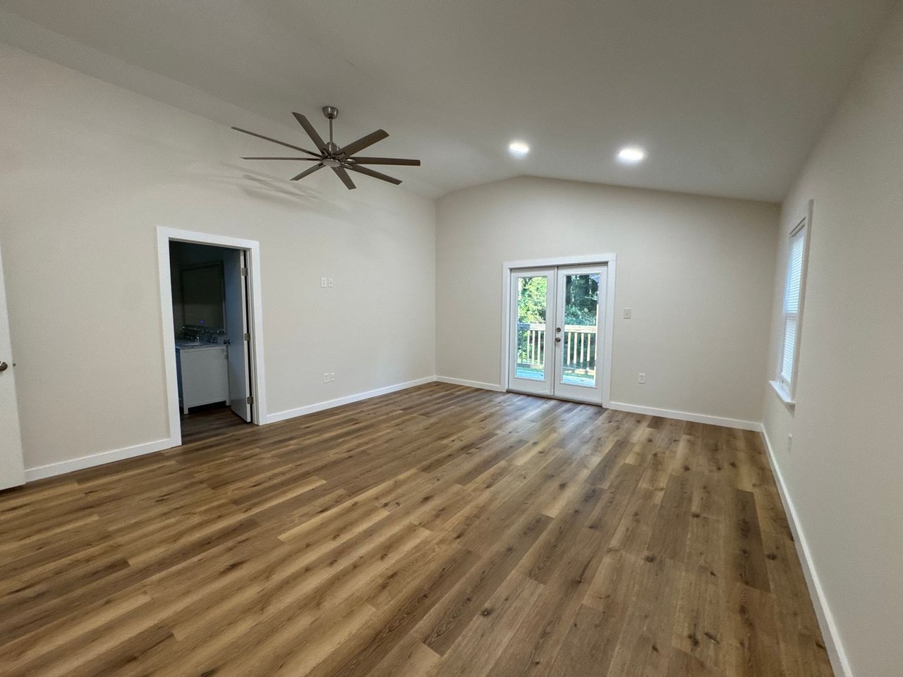 3538 Rogers Dr - Photo 7 of 26