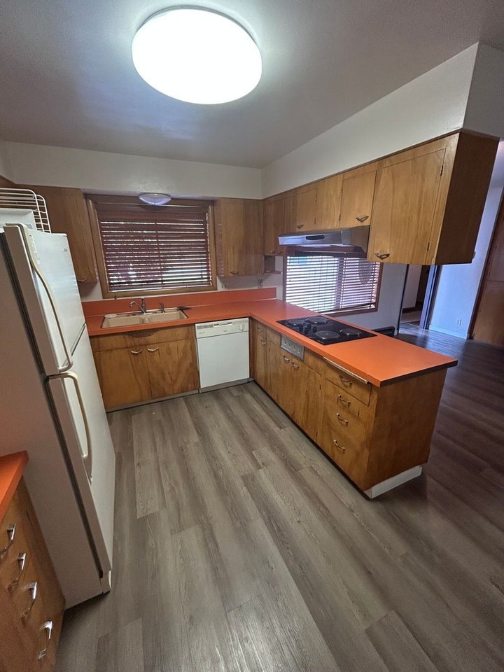 140 Nw Baker Creek Rd - Photo 5 of 13