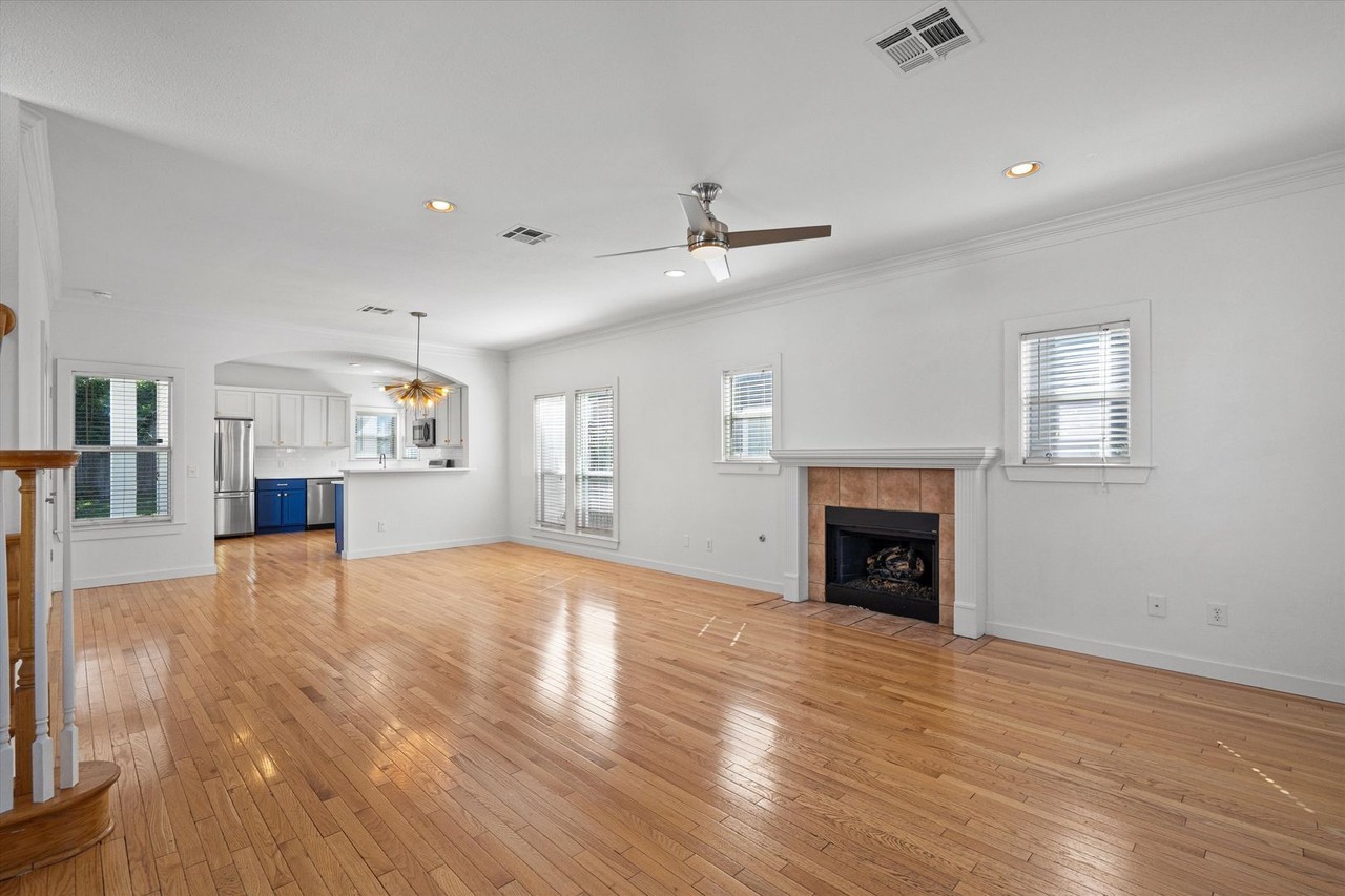 3403 Garden Villa Ln #A - Photo 4 of 34