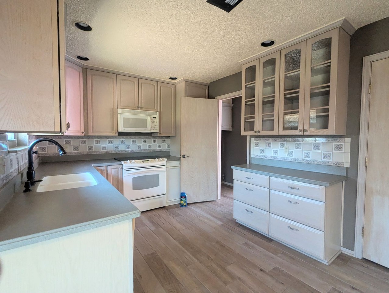 600 Sw 26th St - Photo 7 of 20
