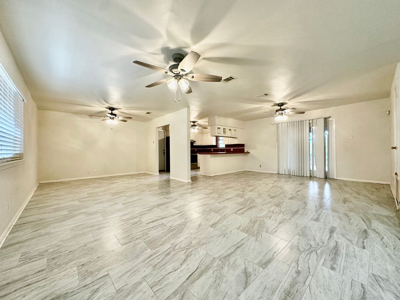 702 Smokey Mountain Dr - Photo 2 of 10