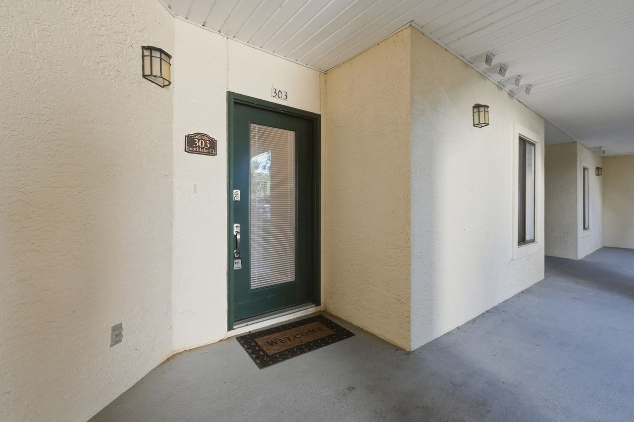 303 Southlake Ct - Photo 2 of 36