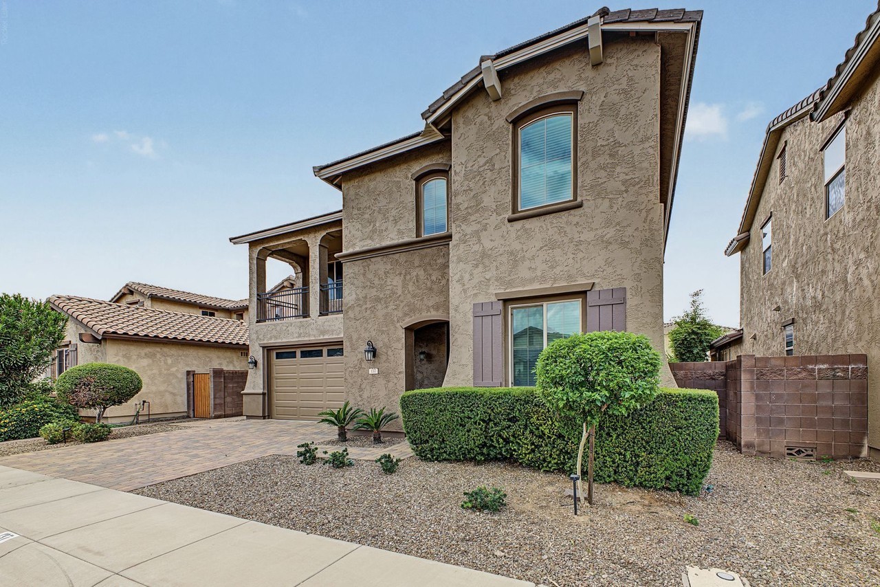 137 E Canyon Way - Photo 3 of 41