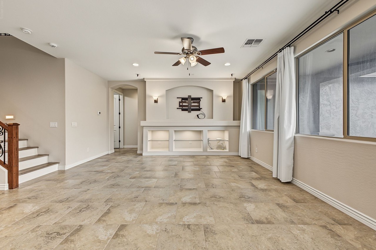 137 E Canyon Way - Photo 6 of 41